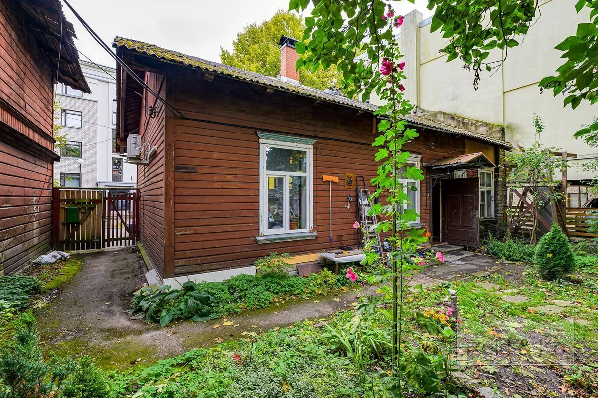 Kalju tn 8a tänavalt